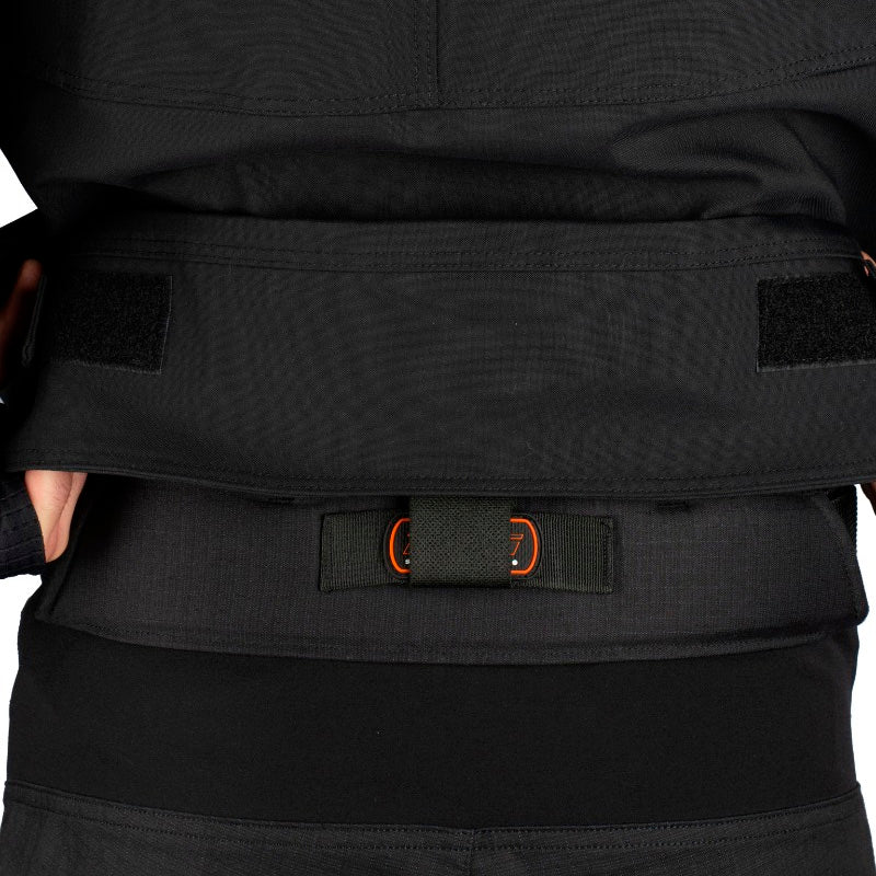 [¡Pagá 1 y Llevá 2!] Campera Táctica Militar Vanguard de Tela RipStop y Poliéster + REGALOS: Reloj Táctico, Cinturón Táctico y Billetera de Cuero